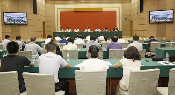 8.26名优交易会现场 改